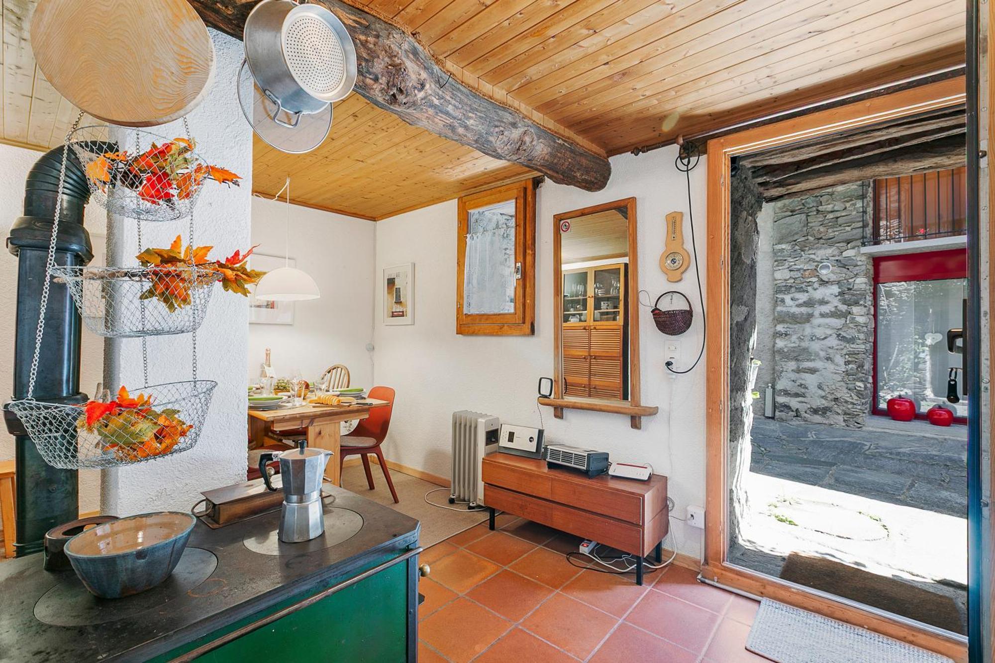 Rustico Stock With Free Wifi- Happy Lugano